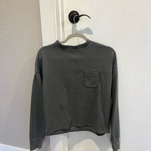 Cropped grey crew
